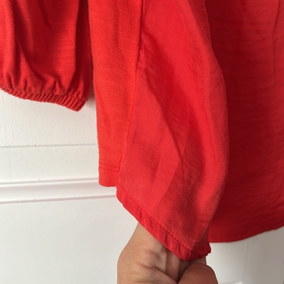 ✨ Chico’s Silky Cotton Peasant Blouse — Bright Red — Size 1 / Small — EUC ✨ - Picture 2 of 3